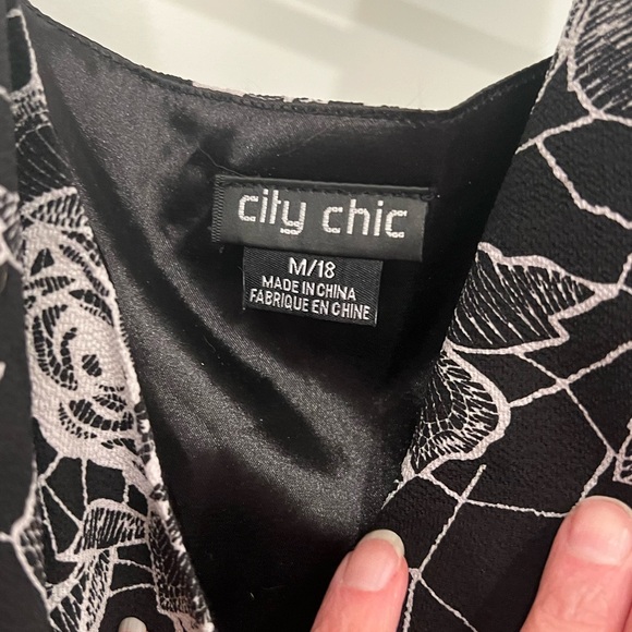 City chic midi dress. - Picture 4 of 6